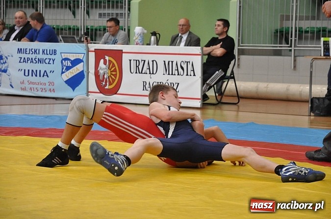 Zdjęcie w galerii na portalu naszraciborz.pl: Młodzi zapaśnicy rywalizowali w Arenie Rafako wiadomości z regionu