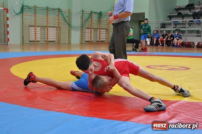 Zdjęcie w galerii na portalu naszraciborz.pl: Młodzi zapaśnicy rywalizowali w Arenie Rafako wiadomości z regionu
