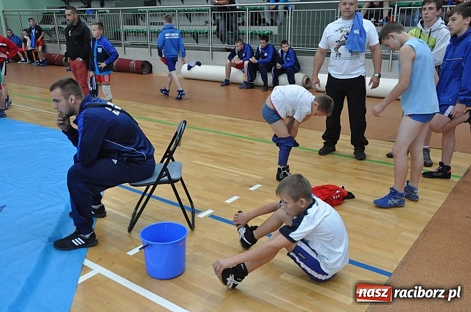 Zdjęcie w galerii na portalu naszraciborz.pl: Młodzi zapaśnicy rywalizowali w Arenie Rafako wiadomości z regionu