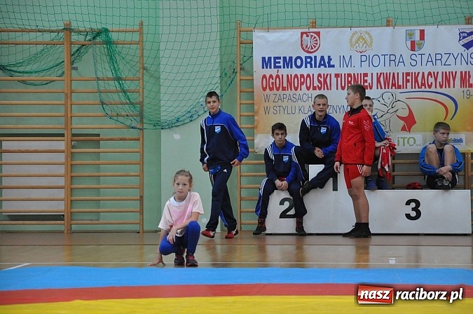 Zdjęcie w galerii na portalu naszraciborz.pl: Młodzi zapaśnicy rywalizowali w Arenie Rafako wiadomości z regionu