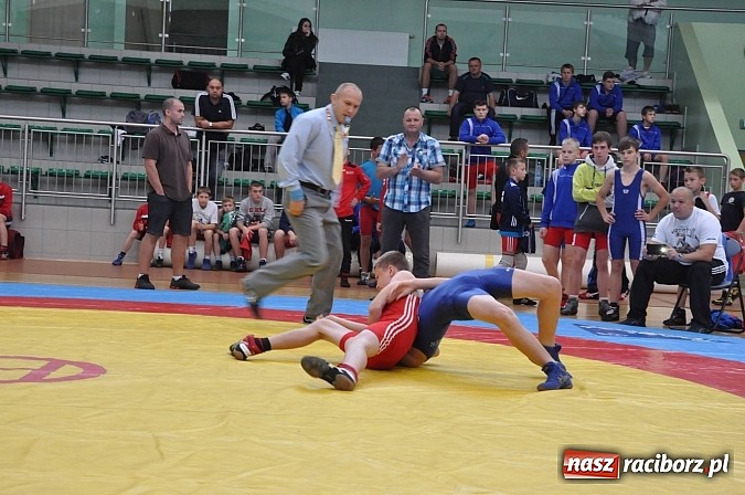 Zdjęcie w galerii na portalu naszraciborz.pl: Młodzi zapaśnicy rywalizowali w Arenie Rafako wiadomości z regionu
