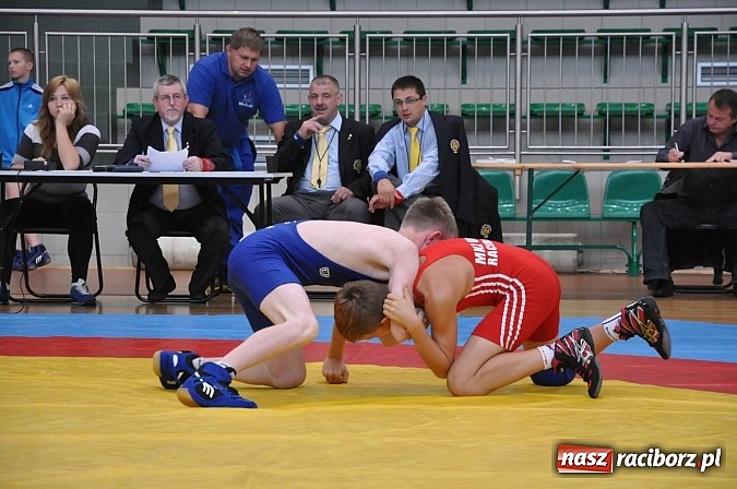 Zdjęcie w galerii na portalu naszraciborz.pl: Młodzi zapaśnicy rywalizowali w Arenie Rafako wiadomości z regionu