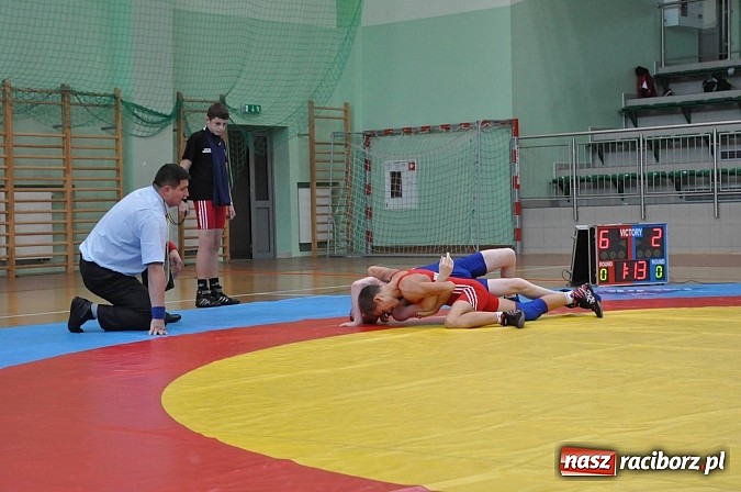 Zdjęcie w galerii na portalu naszraciborz.pl: Młodzi zapaśnicy rywalizowali w Arenie Rafako wiadomości z regionu