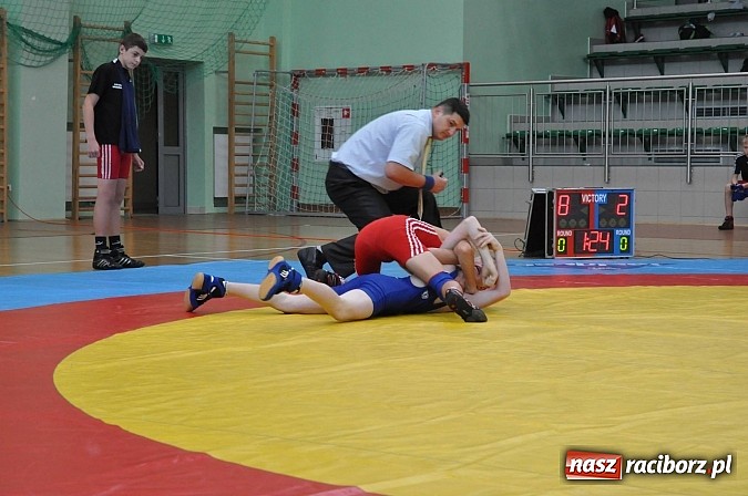 Zdjęcie w galerii na portalu naszraciborz.pl: Młodzi zapaśnicy rywalizowali w Arenie Rafako wiadomości z regionu