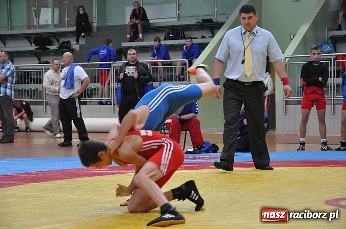 Zdjęcie w galerii na portalu naszraciborz.pl: Młodzi zapaśnicy rywalizowali w Arenie Rafako wiadomości z regionu