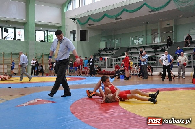 Zdjęcie w galerii na portalu naszraciborz.pl: Młodzi zapaśnicy rywalizowali w Arenie Rafako wiadomości z regionu