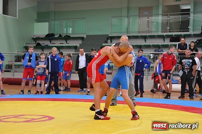 Zdjęcie w galerii na portalu naszraciborz.pl: Młodzi zapaśnicy rywalizowali w Arenie Rafako wiadomości z regionu
