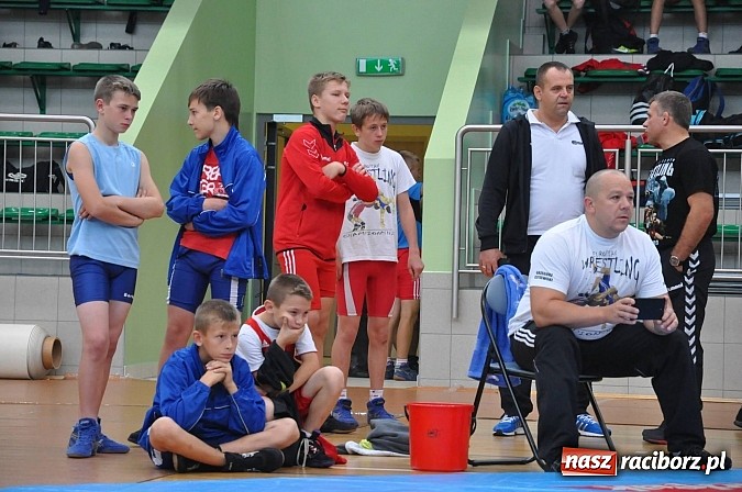 Zdjęcie w galerii na portalu naszraciborz.pl: Młodzi zapaśnicy rywalizowali w Arenie Rafako wiadomości z regionu
