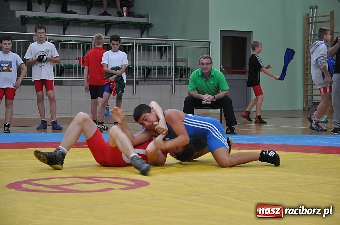Zdjęcie w galerii na portalu naszraciborz.pl: Młodzi zapaśnicy rywalizowali w Arenie Rafako wiadomości z regionu