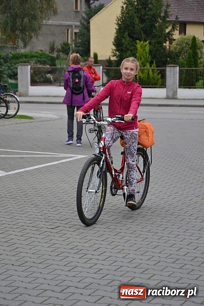 Zdjęcie w galerii na portalu naszraciborz.pl: Ponad dwustu cyklistów na otwarciu nowej ścieżki rowerowej - Hackiej Cesty wiadomości z regionu