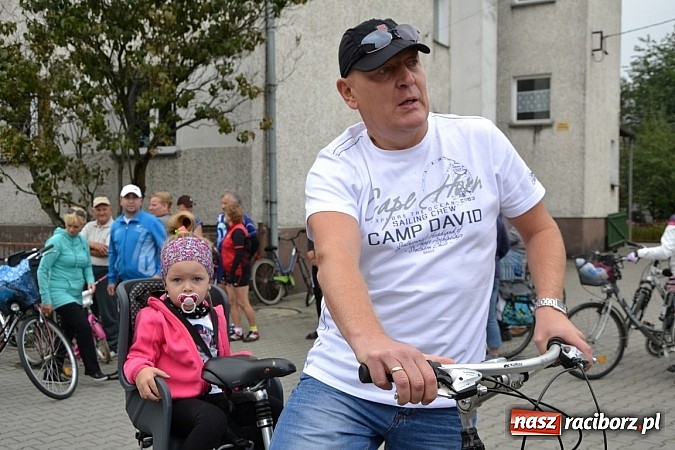 Zdjęcie w galerii na portalu naszraciborz.pl: Ponad dwustu cyklistów na otwarciu nowej ścieżki rowerowej - Hackiej Cesty wiadomości z regionu