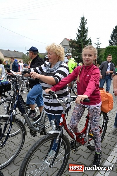Zdjęcie w galerii na portalu naszraciborz.pl: Ponad dwustu cyklistów na otwarciu nowej ścieżki rowerowej - Hackiej Cesty wiadomości z regionu