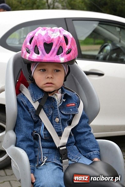 Zdjęcie w galerii na portalu naszraciborz.pl: Ponad dwustu cyklistów na otwarciu nowej ścieżki rowerowej - Hackiej Cesty wiadomości z regionu