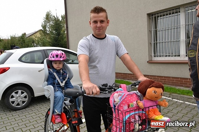 Zdjęcie w galerii na portalu naszraciborz.pl: Ponad dwustu cyklistów na otwarciu nowej ścieżki rowerowej - Hackiej Cesty wiadomości z regionu