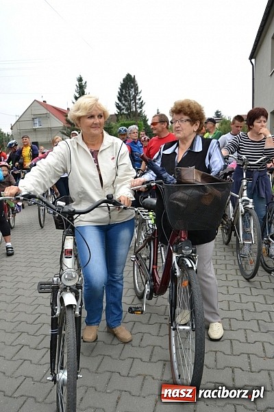 Zdjęcie w galerii na portalu naszraciborz.pl: Ponad dwustu cyklistów na otwarciu nowej ścieżki rowerowej - Hackiej Cesty wiadomości z regionu