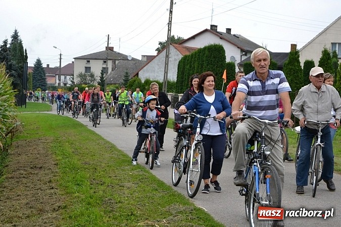 Zdjęcie w galerii na portalu naszraciborz.pl: Ponad dwustu cyklistów na otwarciu nowej ścieżki rowerowej - Hackiej Cesty wiadomości z regionu