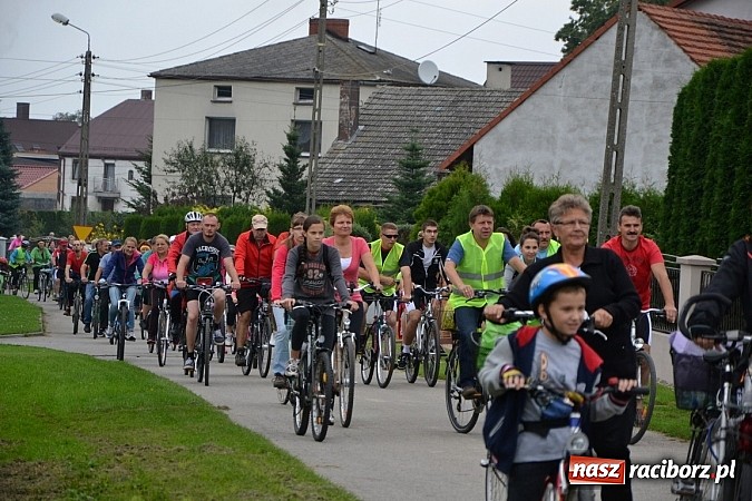 Zdjęcie w galerii na portalu naszraciborz.pl: Ponad dwustu cyklistów na otwarciu nowej ścieżki rowerowej - Hackiej Cesty wiadomości z regionu