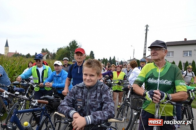 Zdjęcie w galerii na portalu naszraciborz.pl: Ponad dwustu cyklistów na otwarciu nowej ścieżki rowerowej - Hackiej Cesty wiadomości z regionu