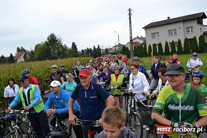 Zdjęcie w galerii na portalu naszraciborz.pl: Ponad dwustu cyklistów na otwarciu nowej ścieżki rowerowej - Hackiej Cesty wiadomości z regionu