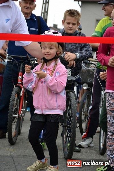 Zdjęcie w galerii na portalu naszraciborz.pl: Ponad dwustu cyklistów na otwarciu nowej ścieżki rowerowej - Hackiej Cesty wiadomości z regionu