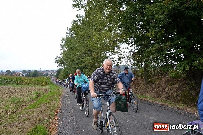 Zdjęcie w galerii na portalu naszraciborz.pl: Ponad dwustu cyklistów na otwarciu nowej ścieżki rowerowej - Hackiej Cesty wiadomości z regionu