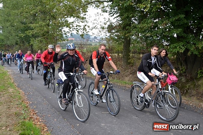 Zdjęcie w galerii na portalu naszraciborz.pl: Ponad dwustu cyklistów na otwarciu nowej ścieżki rowerowej - Hackiej Cesty wiadomości z regionu