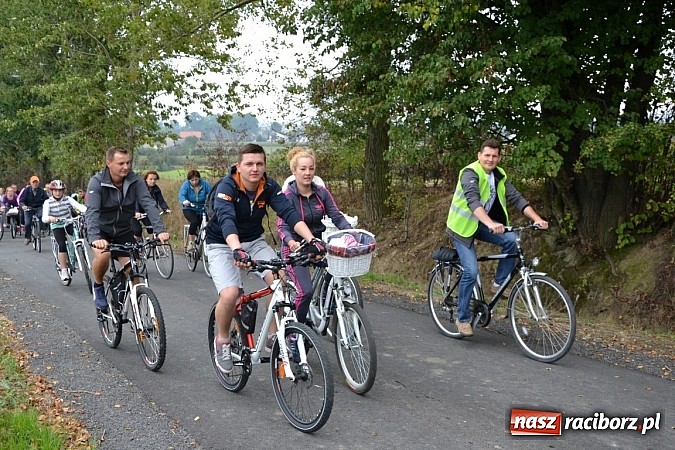 Zdjęcie w galerii na portalu naszraciborz.pl: Ponad dwustu cyklistów na otwarciu nowej ścieżki rowerowej - Hackiej Cesty wiadomości z regionu