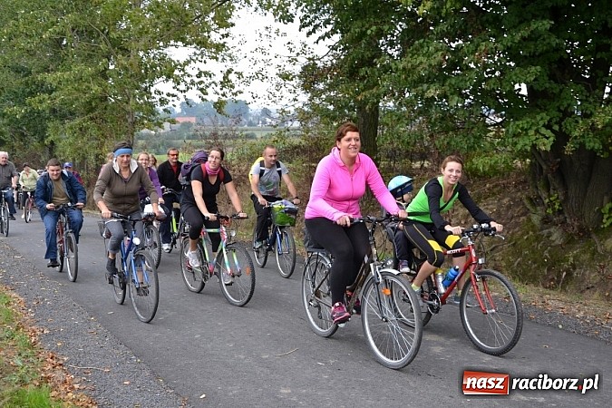 Zdjęcie w galerii na portalu naszraciborz.pl: Ponad dwustu cyklistów na otwarciu nowej ścieżki rowerowej - Hackiej Cesty wiadomości z regionu
