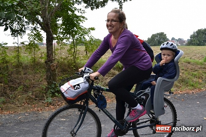 Zdjęcie w galerii na portalu naszraciborz.pl: Ponad dwustu cyklistów na otwarciu nowej ścieżki rowerowej - Hackiej Cesty wiadomości z regionu