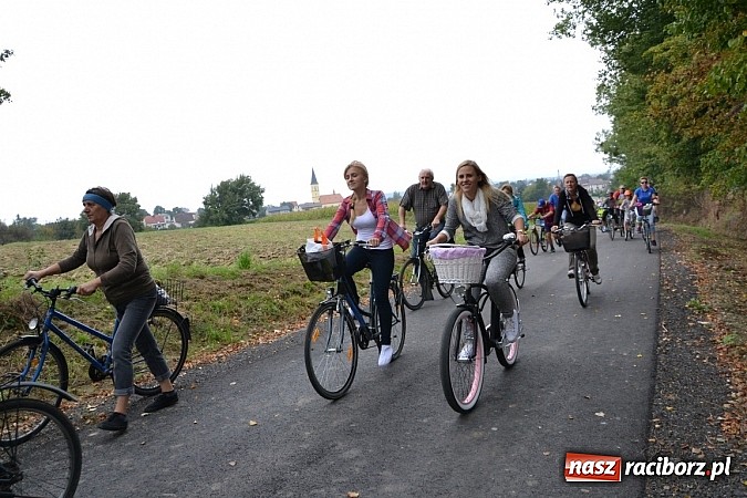 Zdjęcie w galerii na portalu naszraciborz.pl: Ponad dwustu cyklistów na otwarciu nowej ścieżki rowerowej - Hackiej Cesty wiadomości z regionu