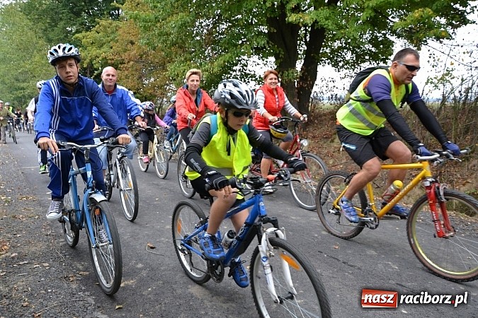 Zdjęcie w galerii na portalu naszraciborz.pl: Ponad dwustu cyklistów na otwarciu nowej ścieżki rowerowej - Hackiej Cesty wiadomości z regionu