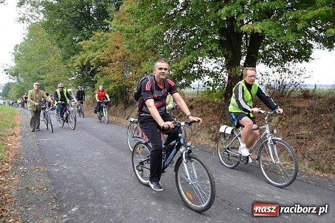 Zdjęcie w galerii na portalu naszraciborz.pl: Ponad dwustu cyklistów na otwarciu nowej ścieżki rowerowej - Hackiej Cesty wiadomości z regionu