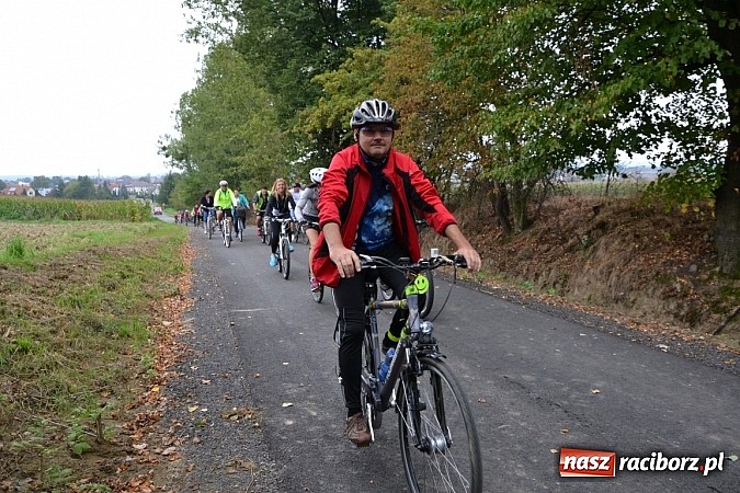 Zdjęcie w galerii na portalu naszraciborz.pl: Ponad dwustu cyklistów na otwarciu nowej ścieżki rowerowej - Hackiej Cesty wiadomości z regionu