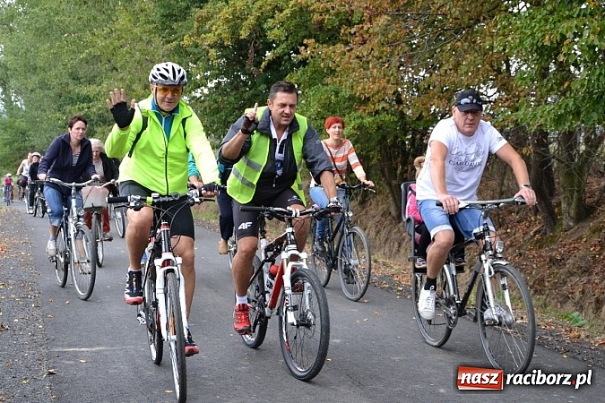 Zdjęcie w galerii na portalu naszraciborz.pl: Ponad dwustu cyklistów na otwarciu nowej ścieżki rowerowej - Hackiej Cesty wiadomości z regionu