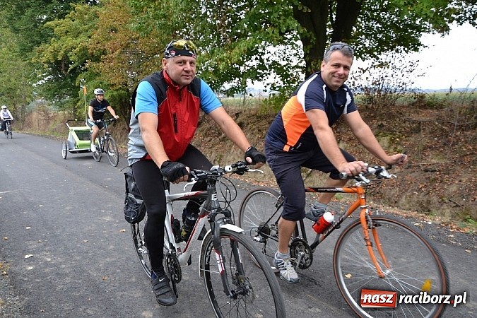 Zdjęcie w galerii na portalu naszraciborz.pl: Ponad dwustu cyklistów na otwarciu nowej ścieżki rowerowej - Hackiej Cesty wiadomości z regionu