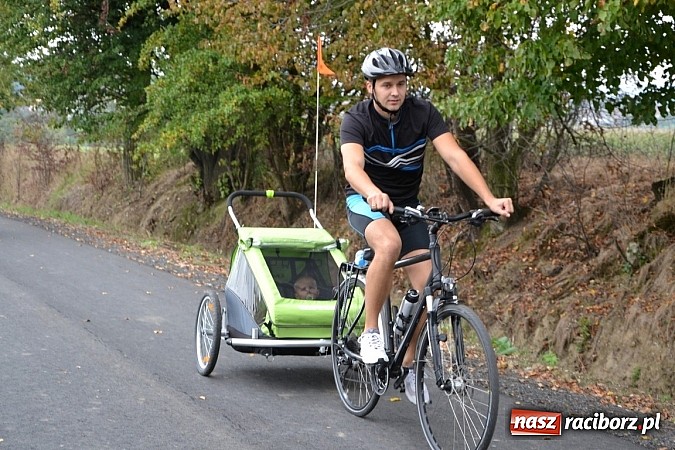 Zdjęcie w galerii na portalu naszraciborz.pl: Ponad dwustu cyklistów na otwarciu nowej ścieżki rowerowej - Hackiej Cesty wiadomości z regionu