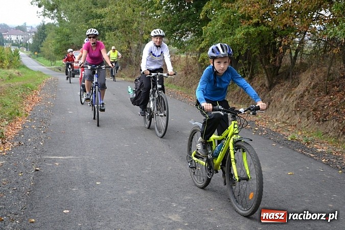 Zdjęcie w galerii na portalu naszraciborz.pl: Ponad dwustu cyklistów na otwarciu nowej ścieżki rowerowej - Hackiej Cesty wiadomości z regionu