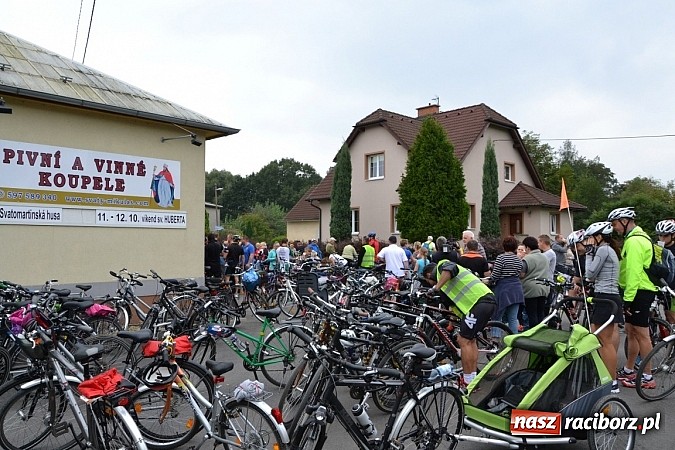 Zdjęcie w galerii na portalu naszraciborz.pl: Ponad dwustu cyklistów na otwarciu nowej ścieżki rowerowej - Hackiej Cesty wiadomości z regionu