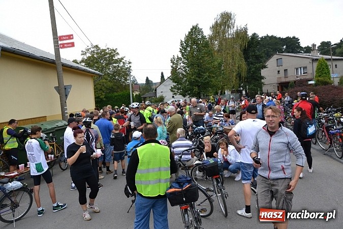 Zdjęcie w galerii na portalu naszraciborz.pl: Ponad dwustu cyklistów na otwarciu nowej ścieżki rowerowej - Hackiej Cesty wiadomości z regionu
