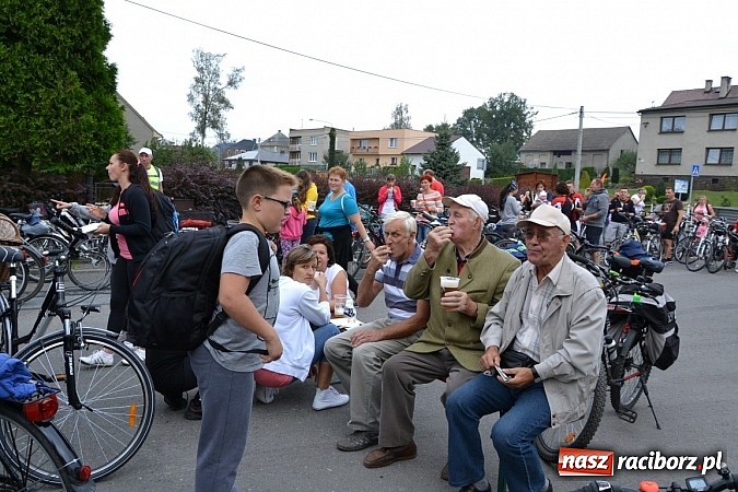 Zdjęcie w galerii na portalu naszraciborz.pl: Ponad dwustu cyklistów na otwarciu nowej ścieżki rowerowej - Hackiej Cesty wiadomości z regionu