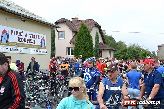 Zdjęcie w galerii na portalu naszraciborz.pl: Ponad dwustu cyklistów na otwarciu nowej ścieżki rowerowej - Hackiej Cesty wiadomości z regionu