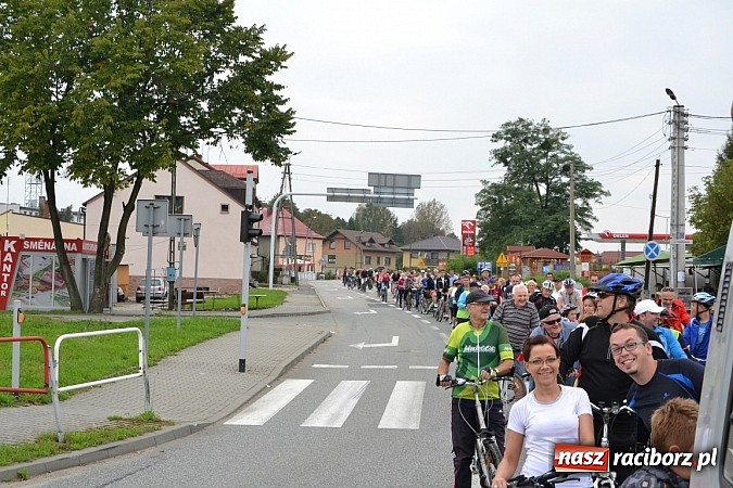 Zdjęcie w galerii na portalu naszraciborz.pl: Ponad dwustu cyklistów na otwarciu nowej ścieżki rowerowej - Hackiej Cesty wiadomości z regionu