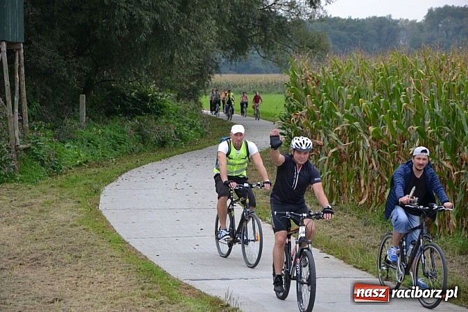 Zdjęcie w galerii na portalu naszraciborz.pl: Ponad dwustu cyklistów na otwarciu nowej ścieżki rowerowej - Hackiej Cesty wiadomości z regionu