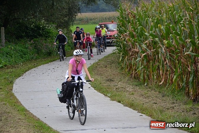 Zdjęcie w galerii na portalu naszraciborz.pl: Ponad dwustu cyklistów na otwarciu nowej ścieżki rowerowej - Hackiej Cesty wiadomości z regionu