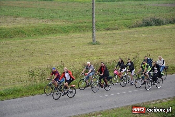 Zdjęcie w galerii na portalu naszraciborz.pl: Ponad dwustu cyklistów na otwarciu nowej ścieżki rowerowej - Hackiej Cesty wiadomości z regionu
