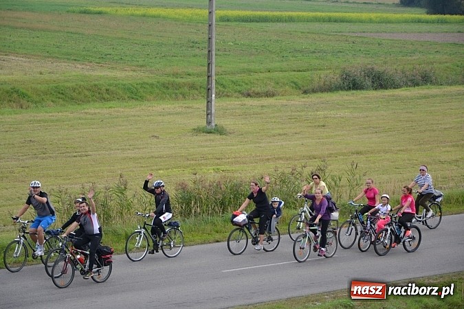 Zdjęcie w galerii na portalu naszraciborz.pl: Ponad dwustu cyklistów na otwarciu nowej ścieżki rowerowej - Hackiej Cesty wiadomości z regionu