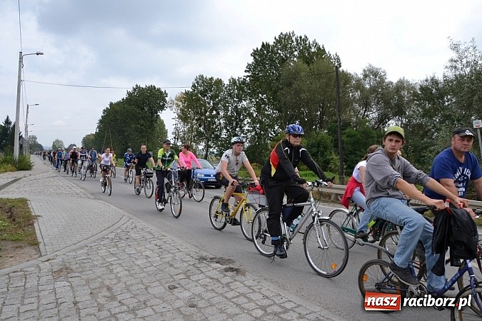 Zdjęcie w galerii na portalu naszraciborz.pl: Ponad dwustu cyklistów na otwarciu nowej ścieżki rowerowej - Hackiej Cesty wiadomości z regionu