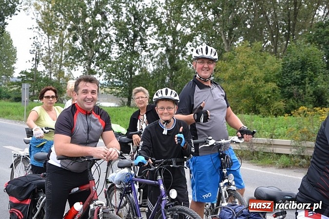 Zdjęcie w galerii na portalu naszraciborz.pl: Ponad dwustu cyklistów na otwarciu nowej ścieżki rowerowej - Hackiej Cesty wiadomości z regionu