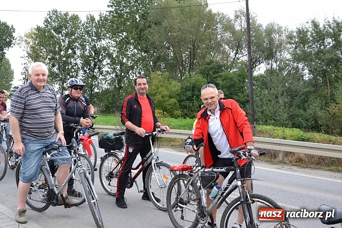 Zdjęcie w galerii na portalu naszraciborz.pl: Ponad dwustu cyklistów na otwarciu nowej ścieżki rowerowej - Hackiej Cesty wiadomości z regionu