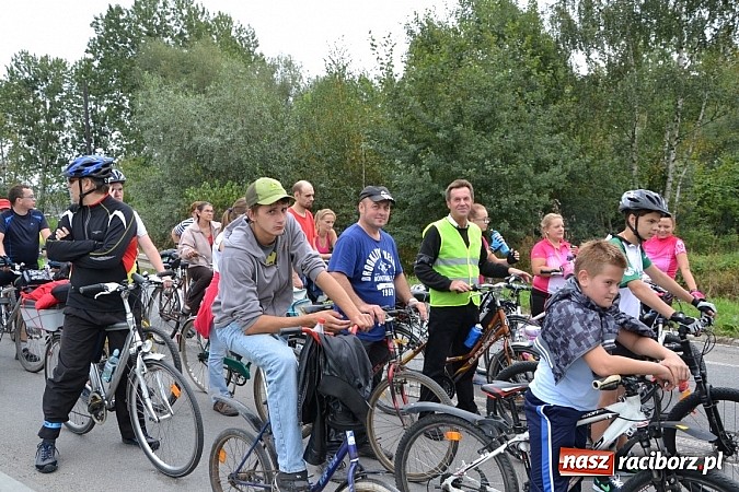 Zdjęcie w galerii na portalu naszraciborz.pl: Ponad dwustu cyklistów na otwarciu nowej ścieżki rowerowej - Hackiej Cesty wiadomości z regionu